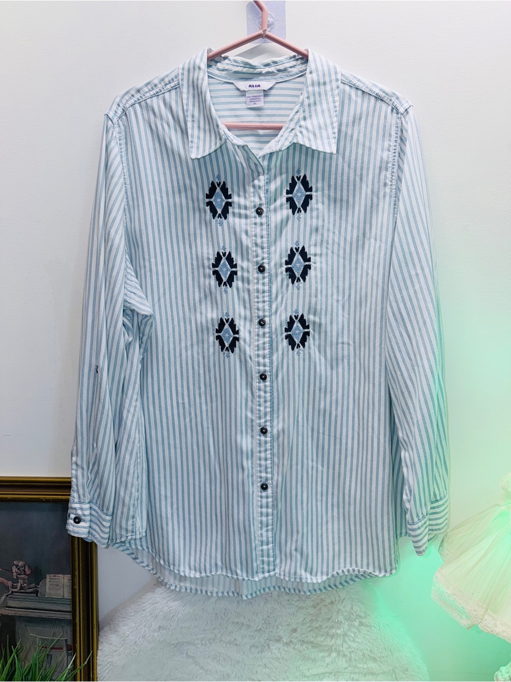 Light Blue and White Striped Lyocell Button-Up Shirt with Navy Embroidery 🛳️